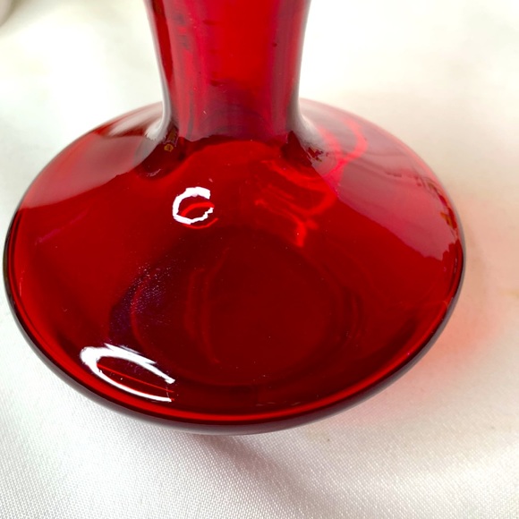 Vintage Rainbow Glass Huntington West Virginia Ruby red vase with amber rim vase - Picture 5 of 7